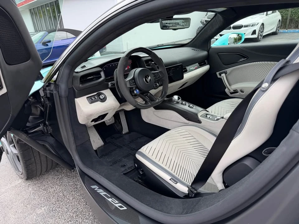 2023 Maserati MC20 - Image 8 of 14