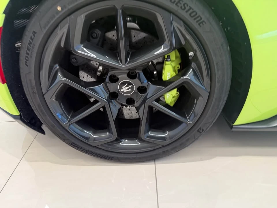 2023 Maserati MC20 - Image 9 of 17