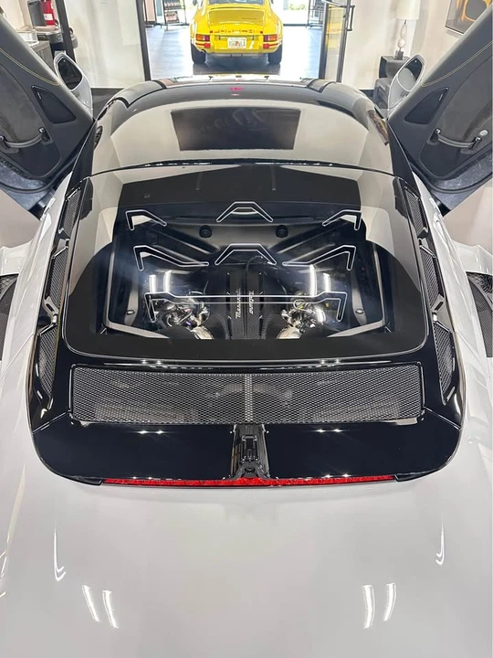 2023 Maserati MC20 - Image 8 of 9