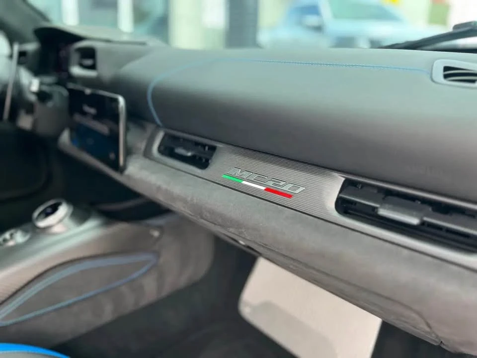2023 Maserati MC20 - Image 14 of 17