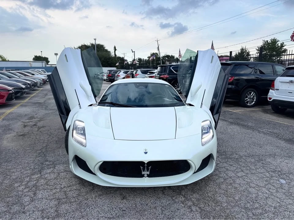 2023 Maserati MC20 - Image 2 of 19