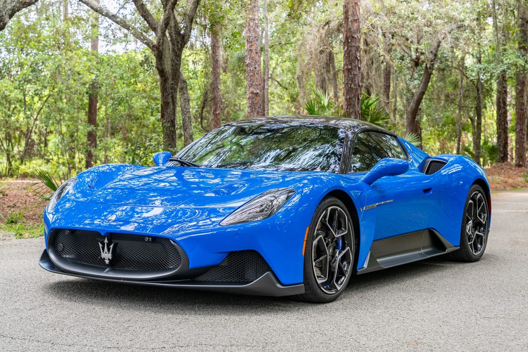 2023 Maserati MC20 - Image 2 of 31