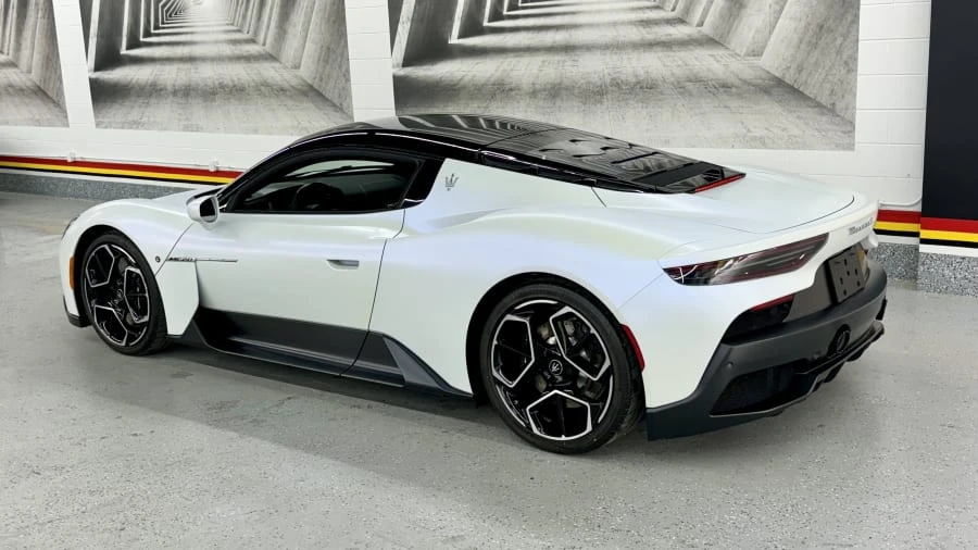 2023 Maserati MC20 - Image 8 of 23
