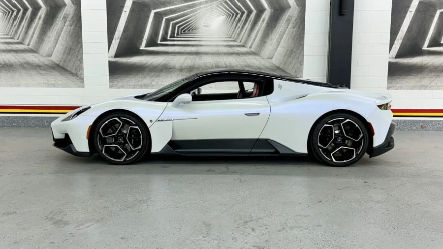 2023 Maserati MC20 - Image 2 of 23