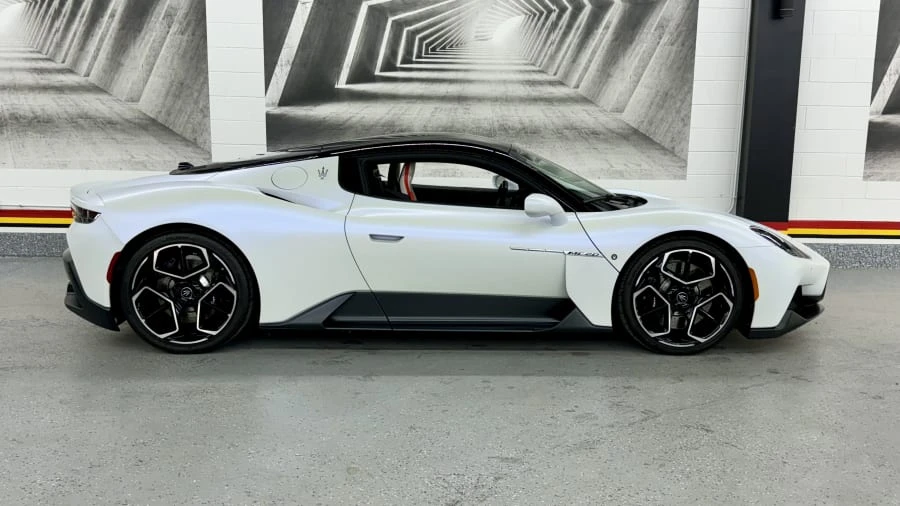 2023 Maserati MC20 - Image 7 of 23