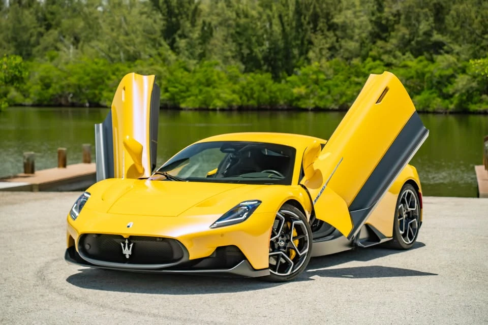 2023 Maserati MC20 - Image 16 of 20