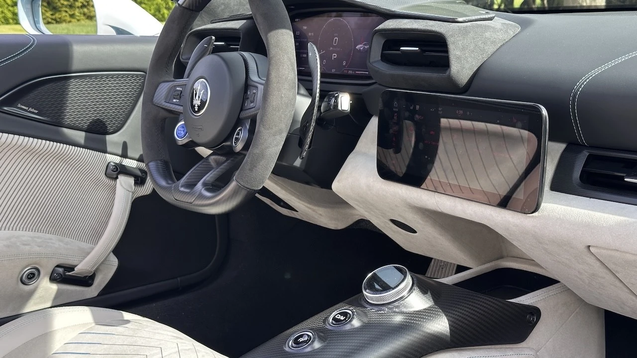 2023 Maserati - Image 30 of 31