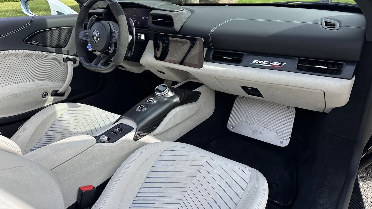 2023 Maserati - Image 22 of 31