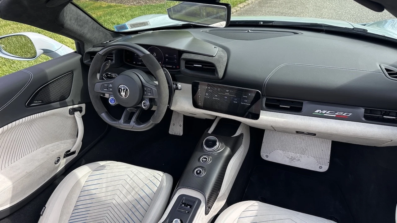 2023 Maserati - Image 20 of 31
