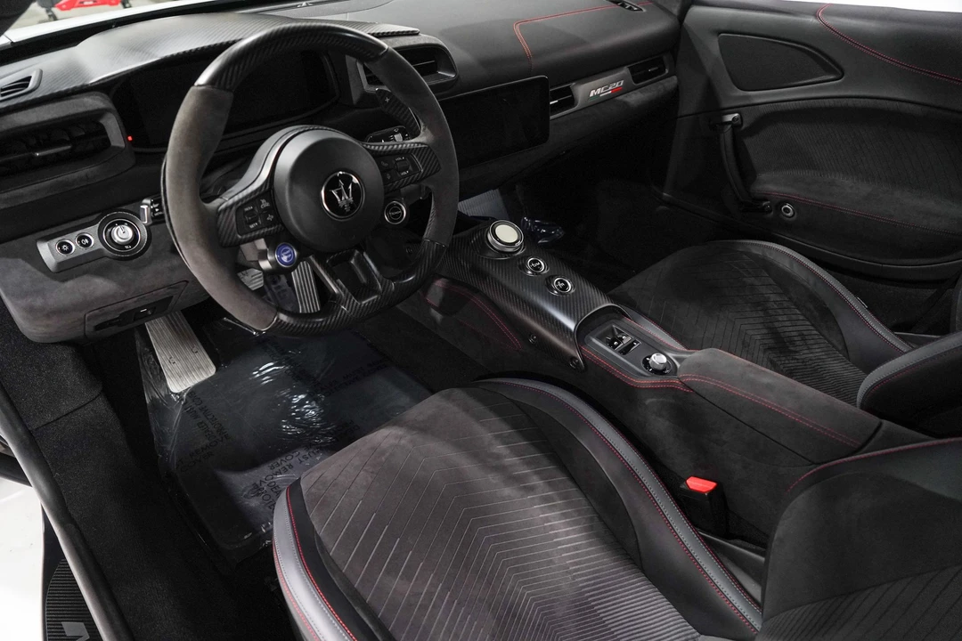 2023 Maserati MC20 - Image 2 of 31