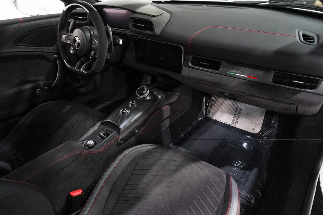 2023 Maserati MC20 - Image 17 of 31