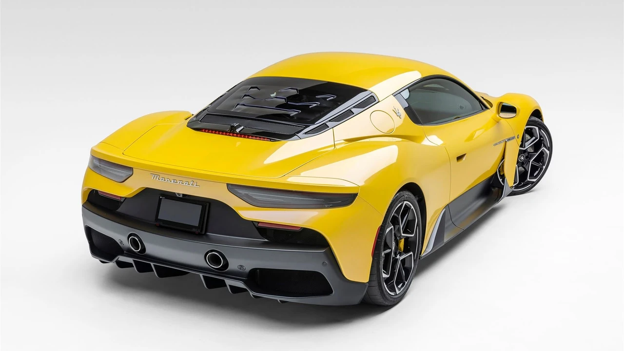 2023 Maserati MC20 - Image 21 of 31