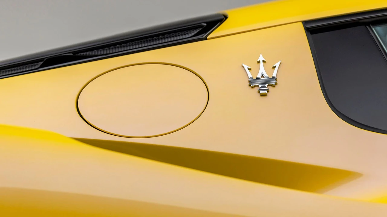 2023 Maserati MC20 - Image 28 of 31