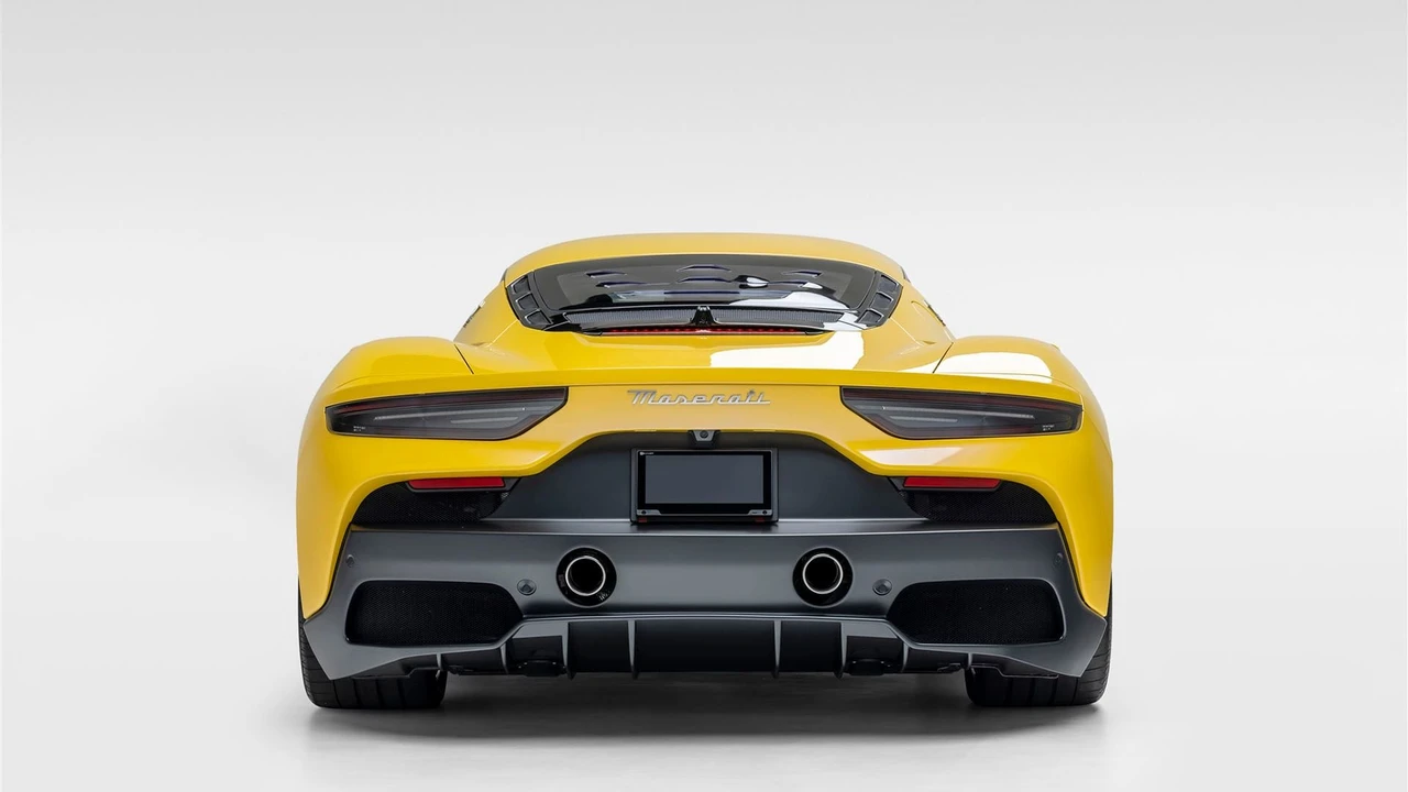 2023 Maserati MC20 - Image 18 of 31
