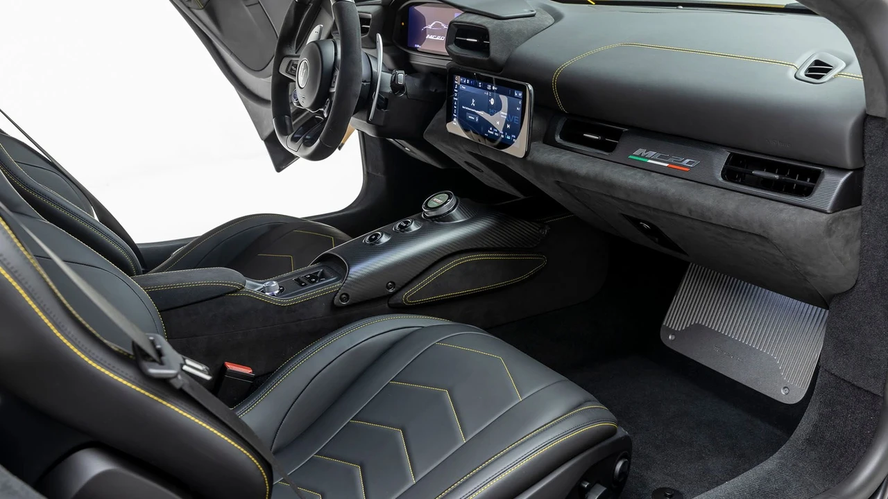 2023 Maserati MC20 - Image 9 of 31