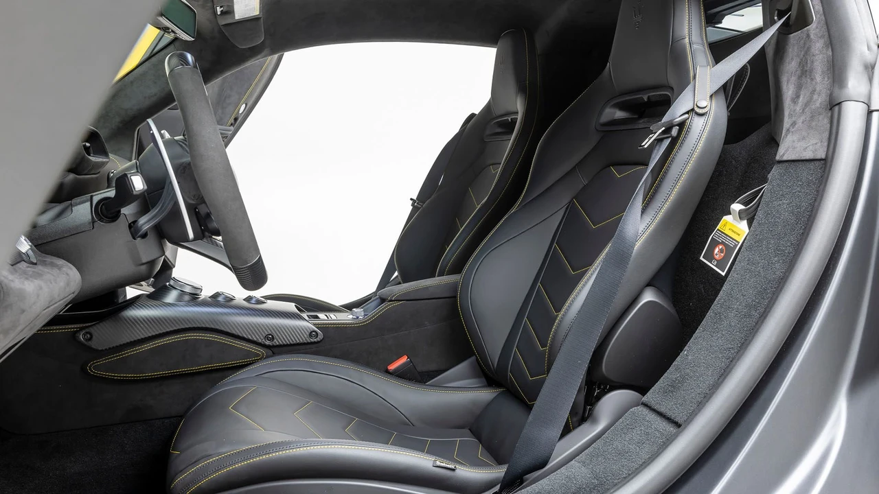 2023 Maserati MC20 - Image 7 of 31