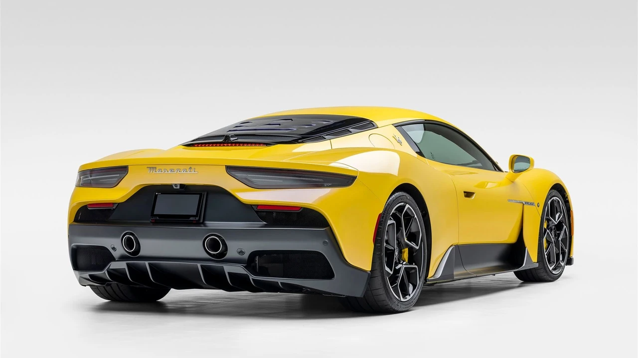 2023 Maserati MC20 - Image 23 of 31