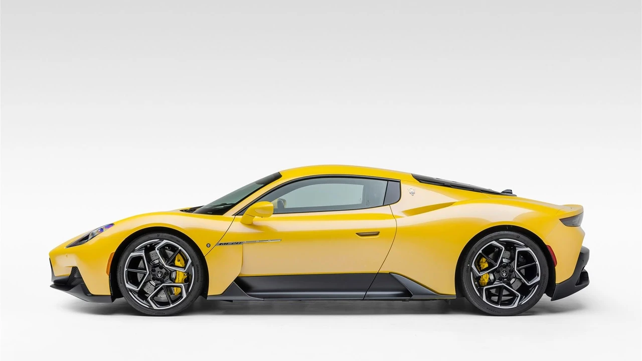 2023 Maserati MC20 - Image 3 of 31