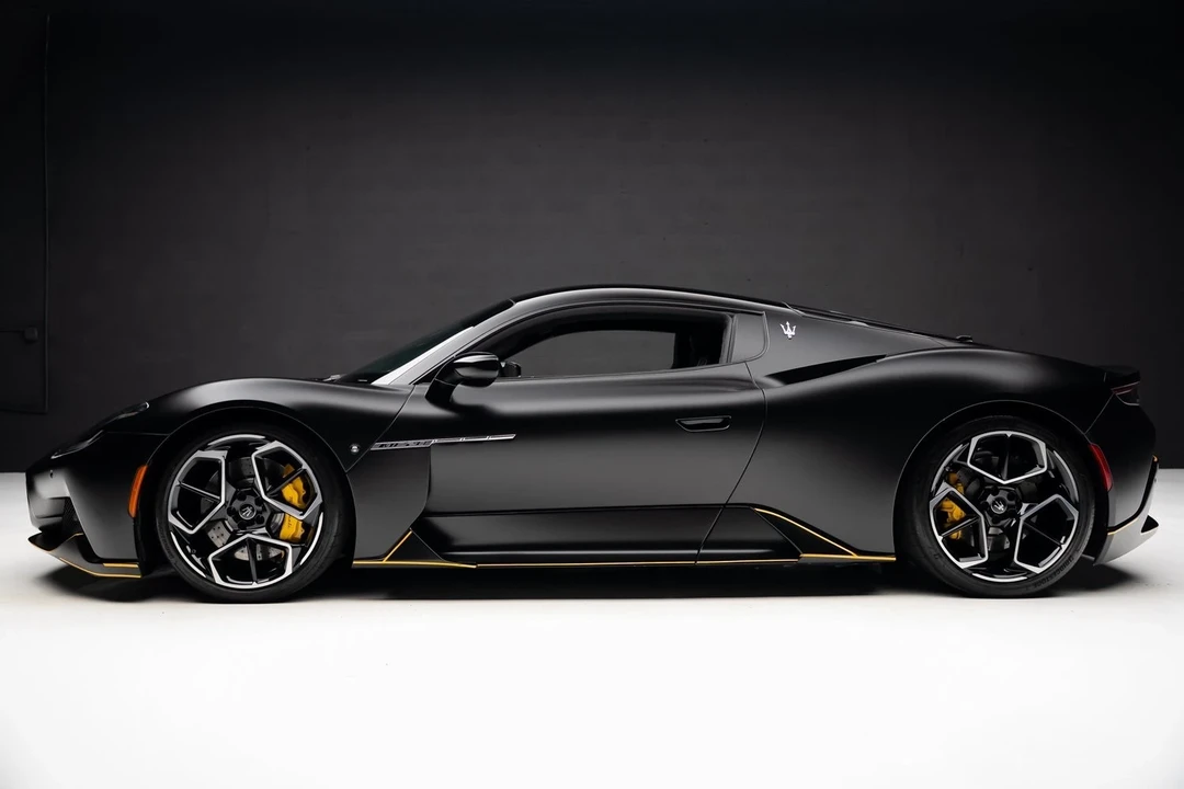 2023 Maserati MC20 - Image 18 of 21