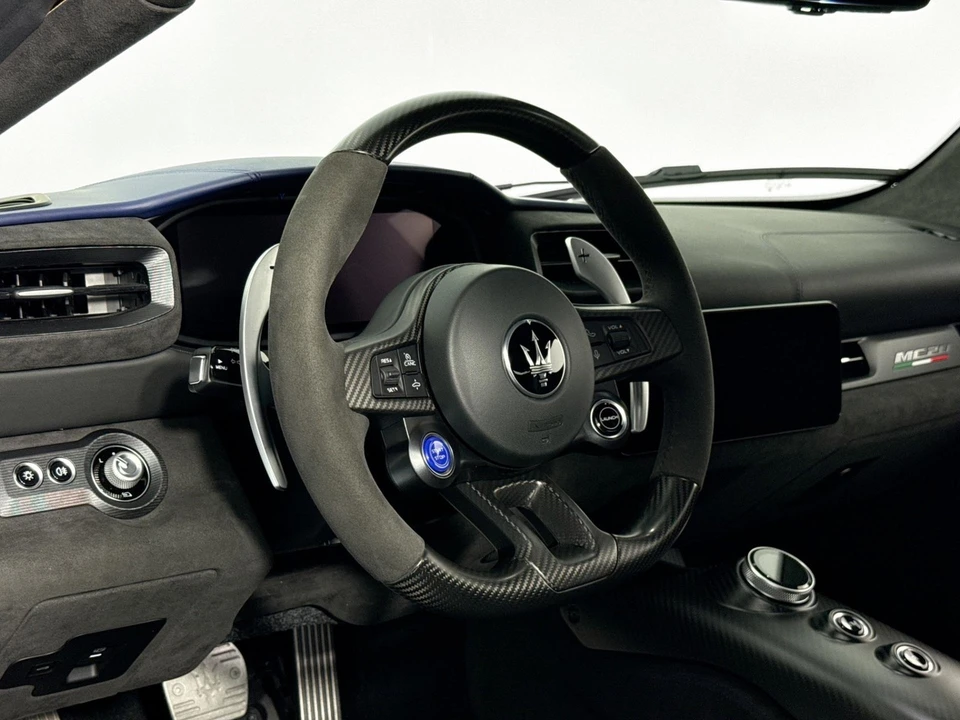 2023 Maserati MC20 - Image 12 of 31