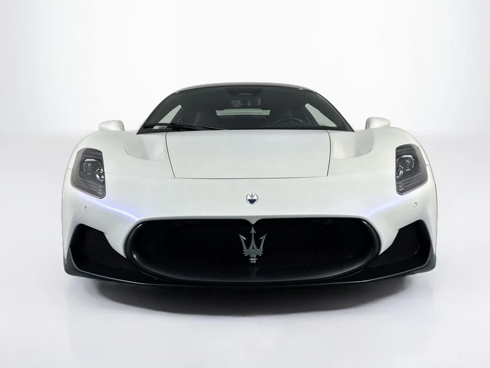 2023 Maserati MC20 - Image 2 of 31