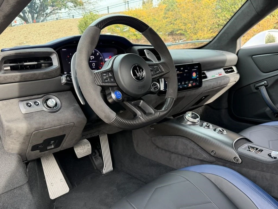 2023 Maserati MC20 - Image 14 of 21
