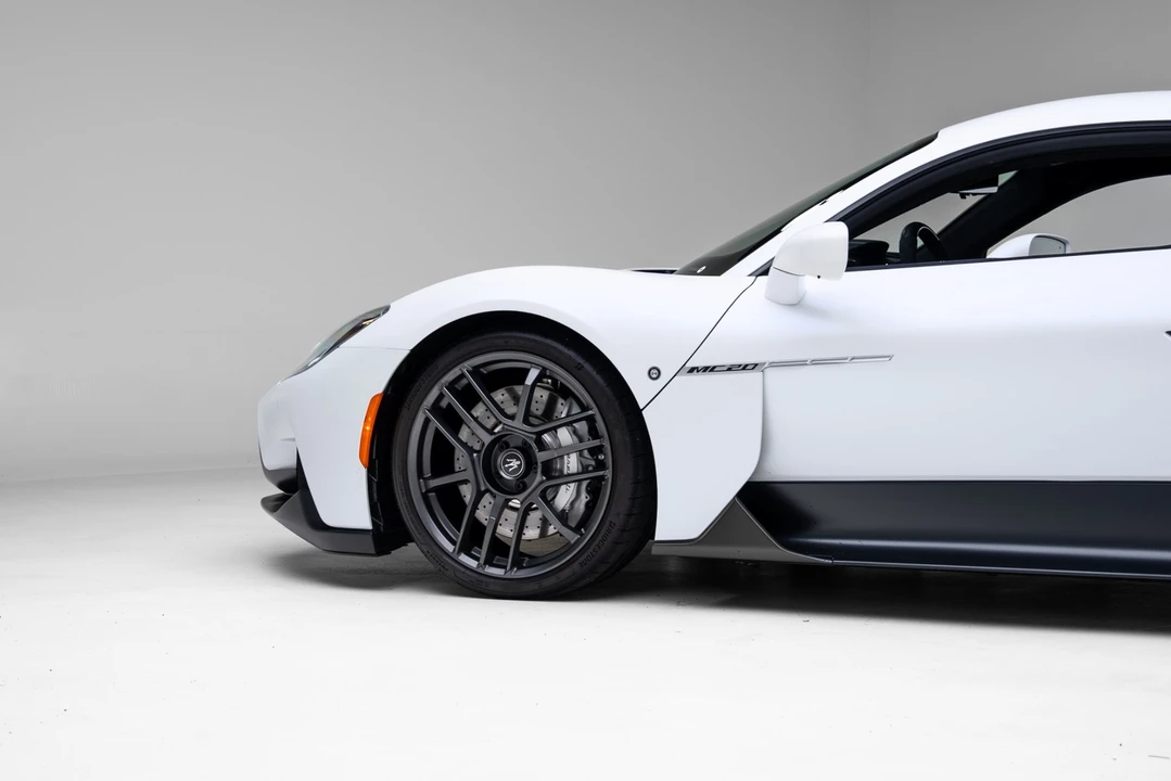 2023 Maserati MC20 - Image 19 of 21