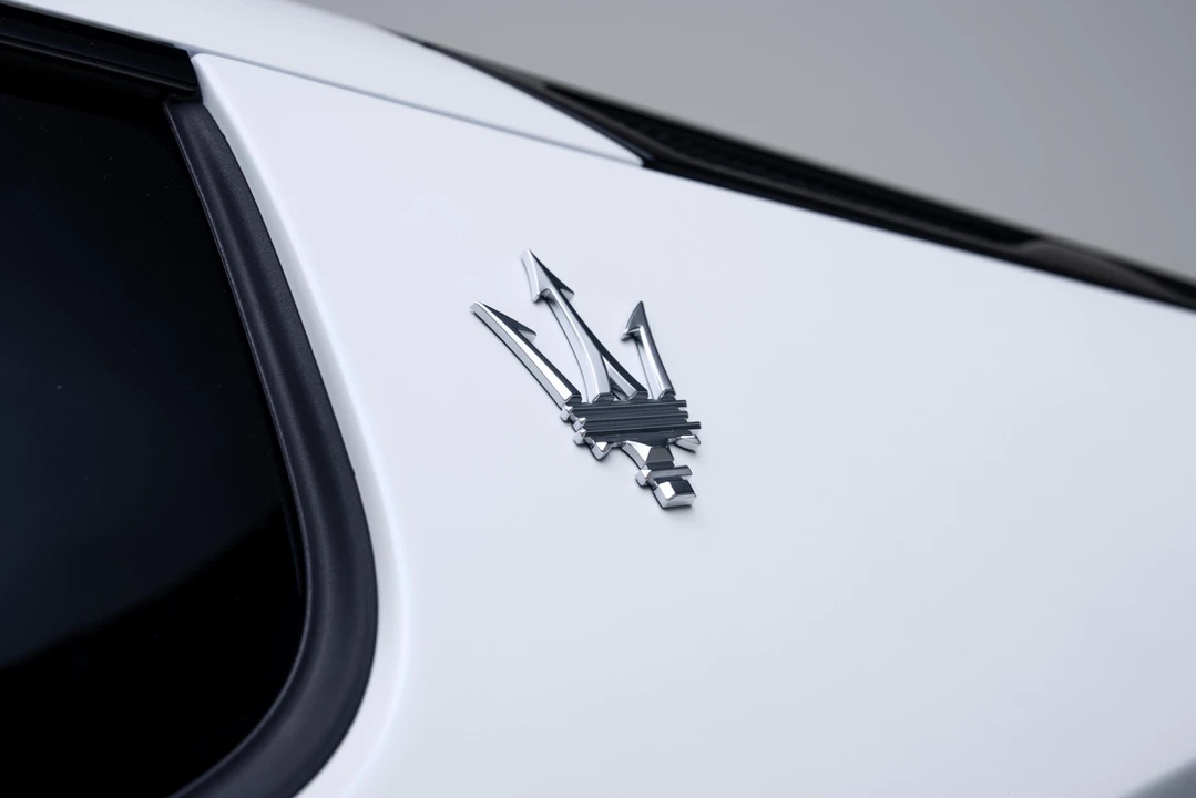 2023 Maserati MC20 - Image 30 of 31