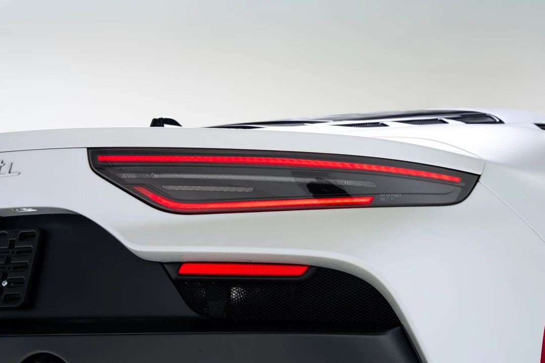 2023 Maserati MC20 - Image 27 of 31