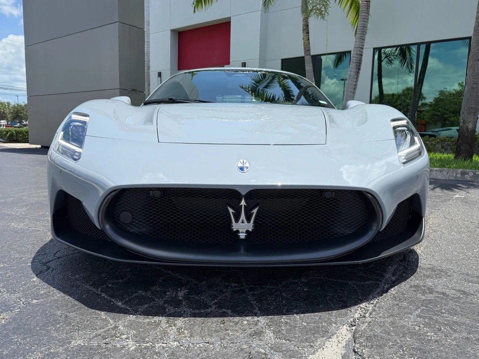 2023 Maserati MC20 - Image 12 of 21