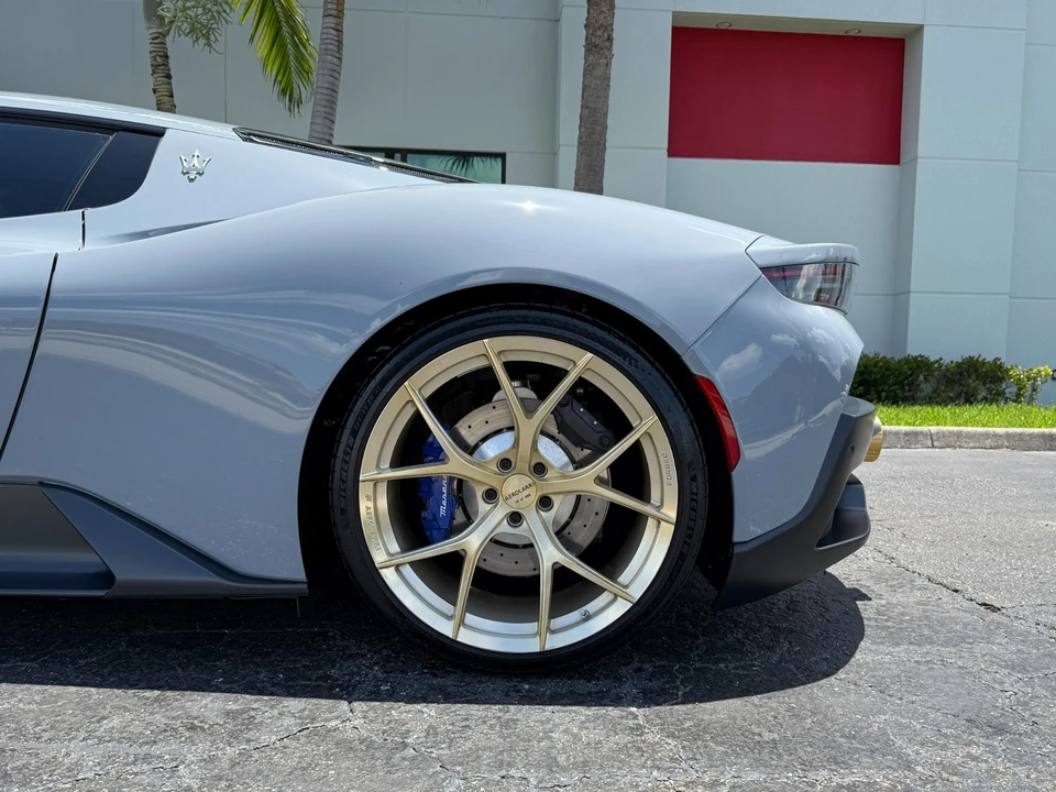 2023 Maserati MC20 - Image 17 of 21