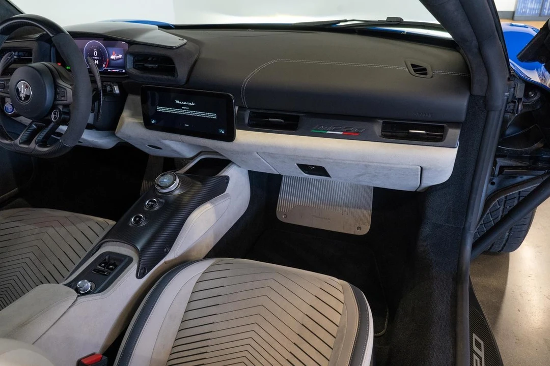 2023 Maserati MC20 - Image 14 of 21