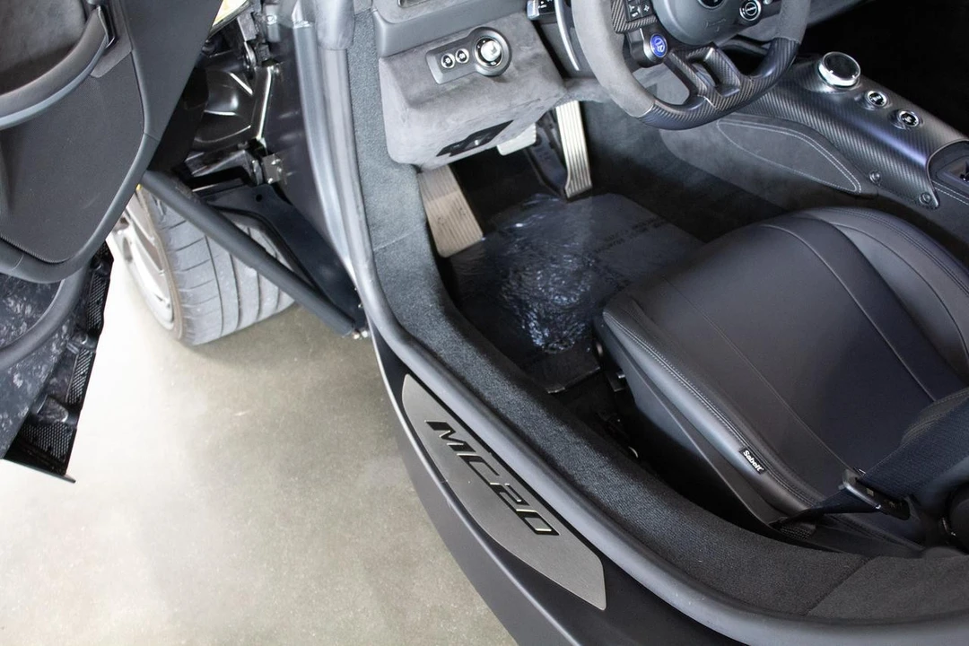 2023 Maserati MC20 - Image 15 of 21