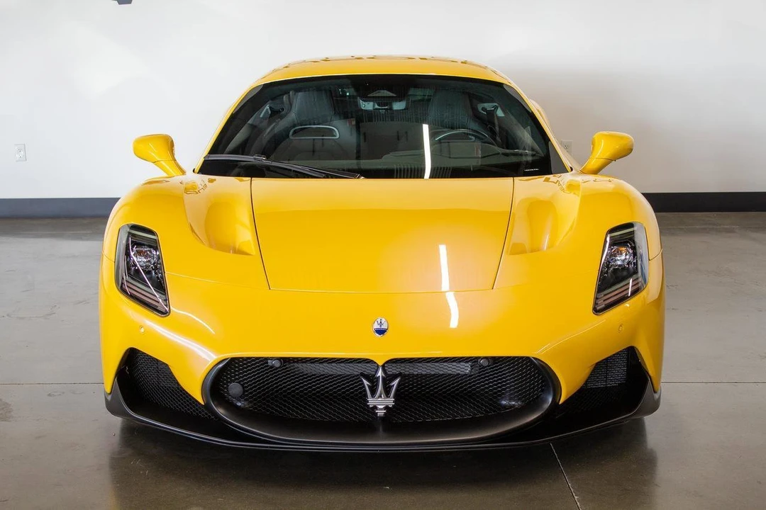 2023 Maserati MC20 - Image 8 of 31