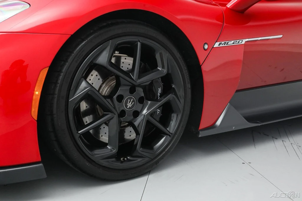 2023 Maserati MC20 - Image 15 of 21