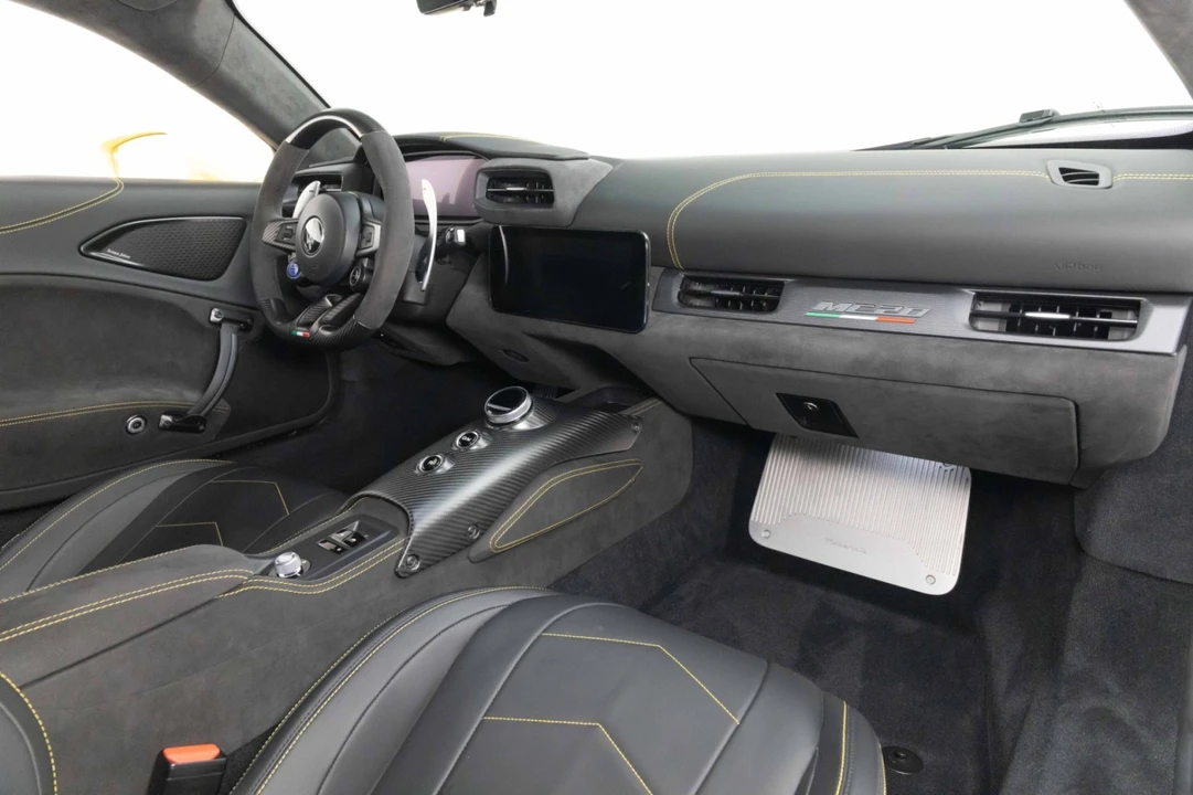 2023 Maserati MC20 - Image 2 of 31