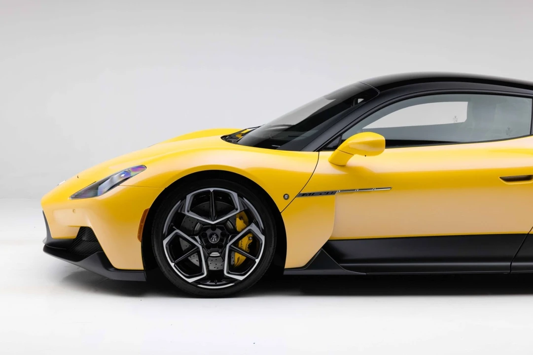 2023 Maserati MC20 - Image 19 of 31