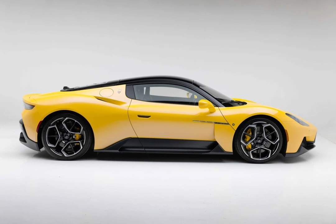 2023 Maserati MC20 - Image 15 of 31