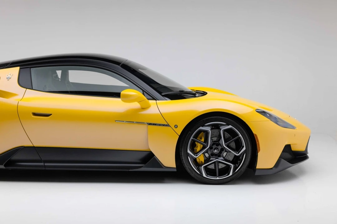 2023 Maserati MC20 - Image 25 of 31