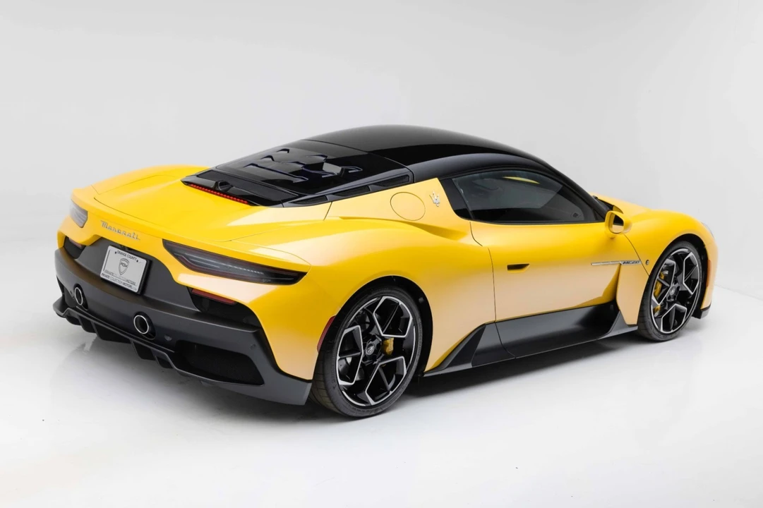 2023 Maserati MC20 - Image 3 of 31