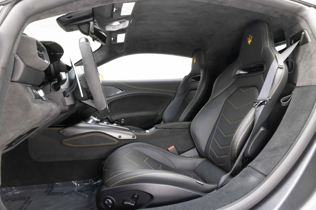 2023 Maserati MC20 - Image 8 of 31
