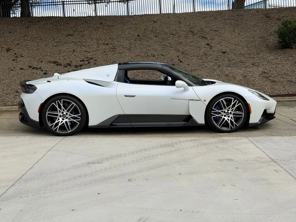 2023 Maserati MC20 - Image 2 of 21
