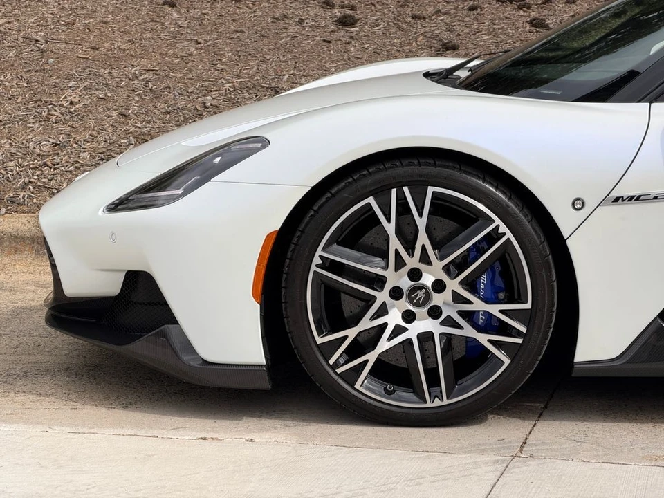 2023 Maserati MC20 - Image 12 of 21