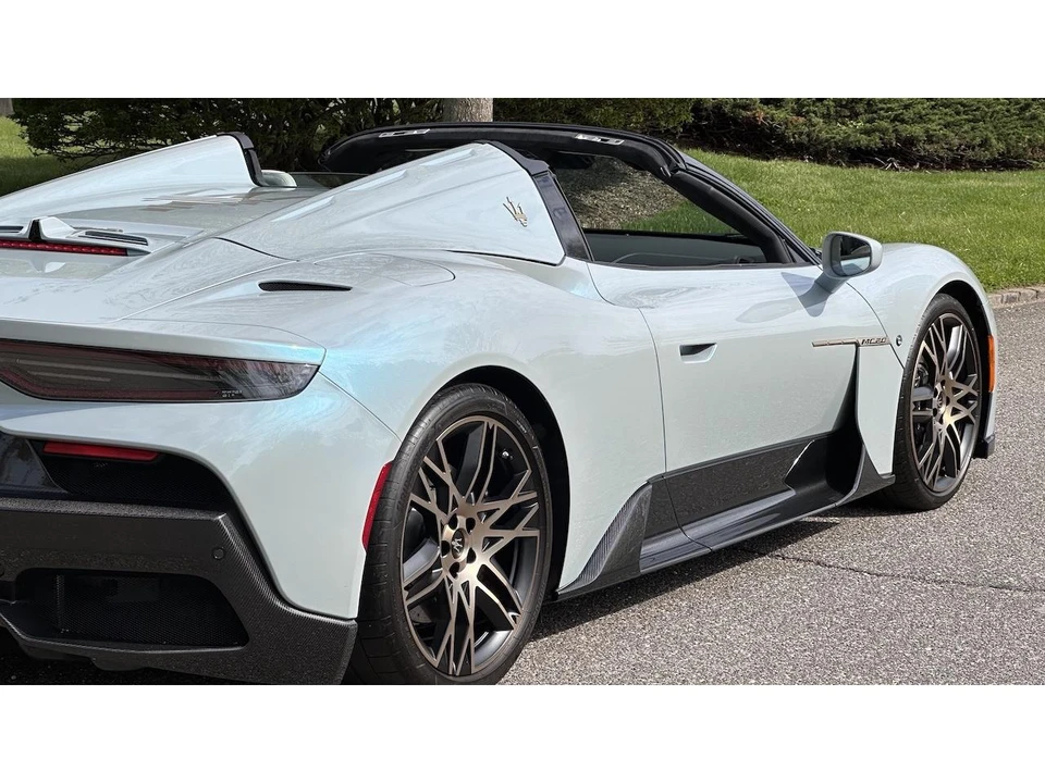 2023 Maserati MC20 - Image 11 of 31