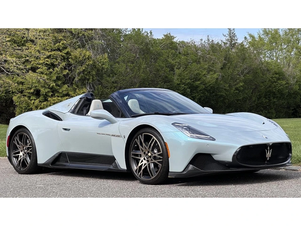 2023 Maserati MC20 - Image 15 of 31