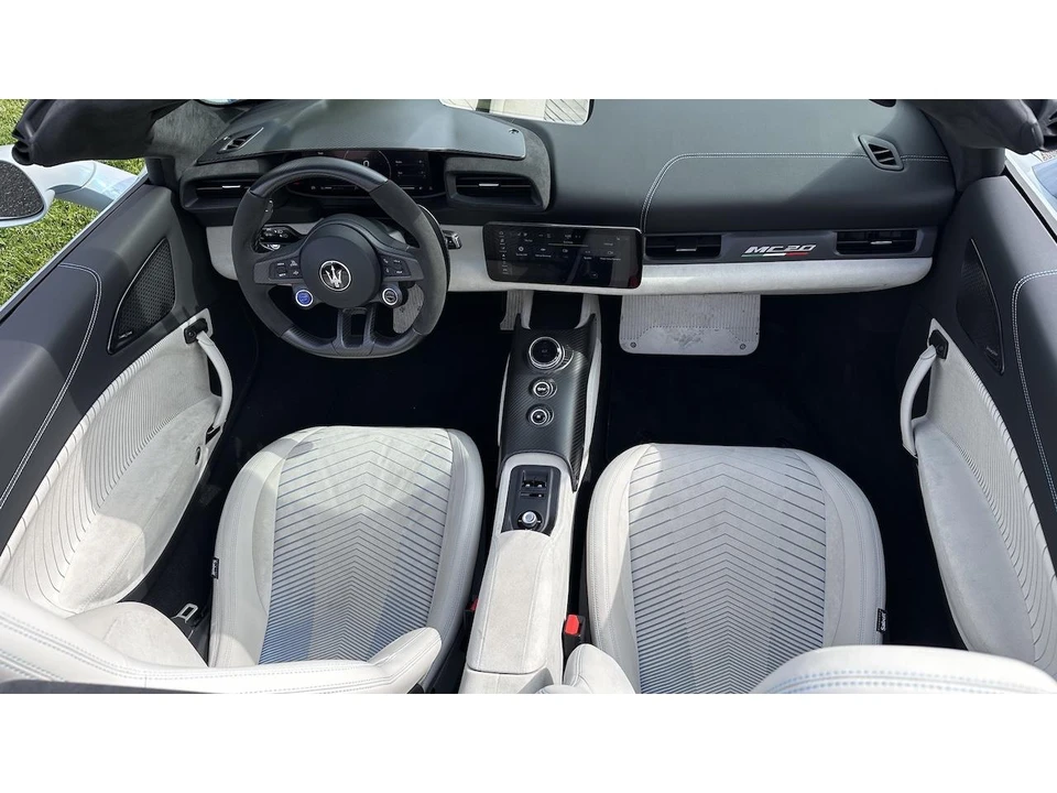 2023 Maserati MC20 - Image 17 of 31