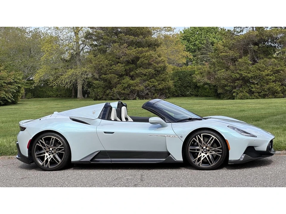 2023 Maserati MC20 - Image 18 of 31