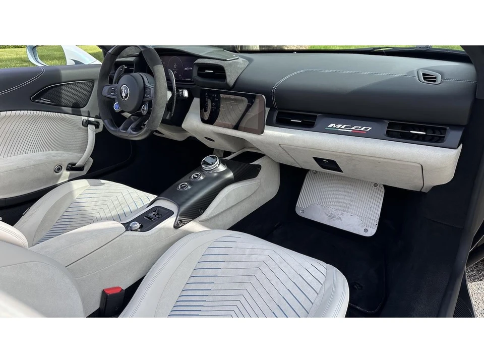 2023 Maserati MC20 - Image 21 of 31