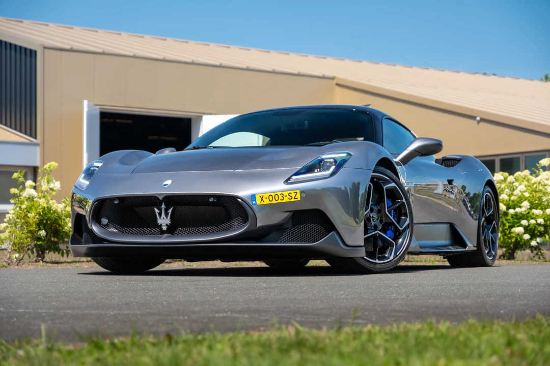 2023 Maserati MC20 - Image 27 of 31