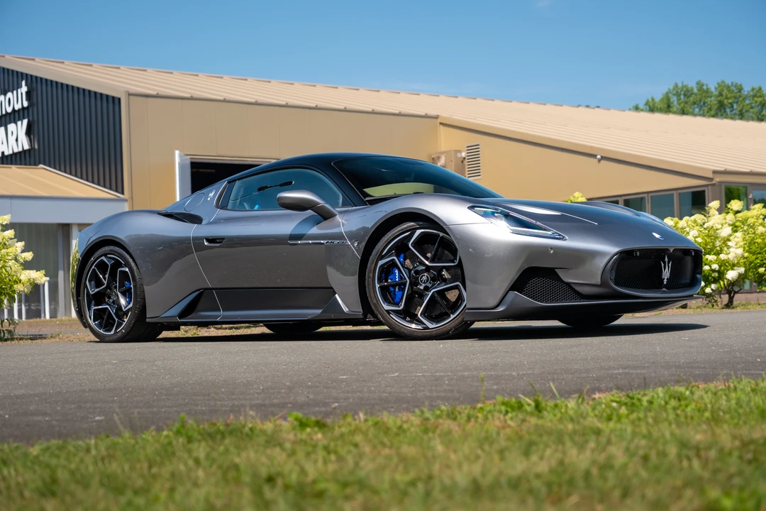 2023 Maserati MC20 - Image 19 of 31